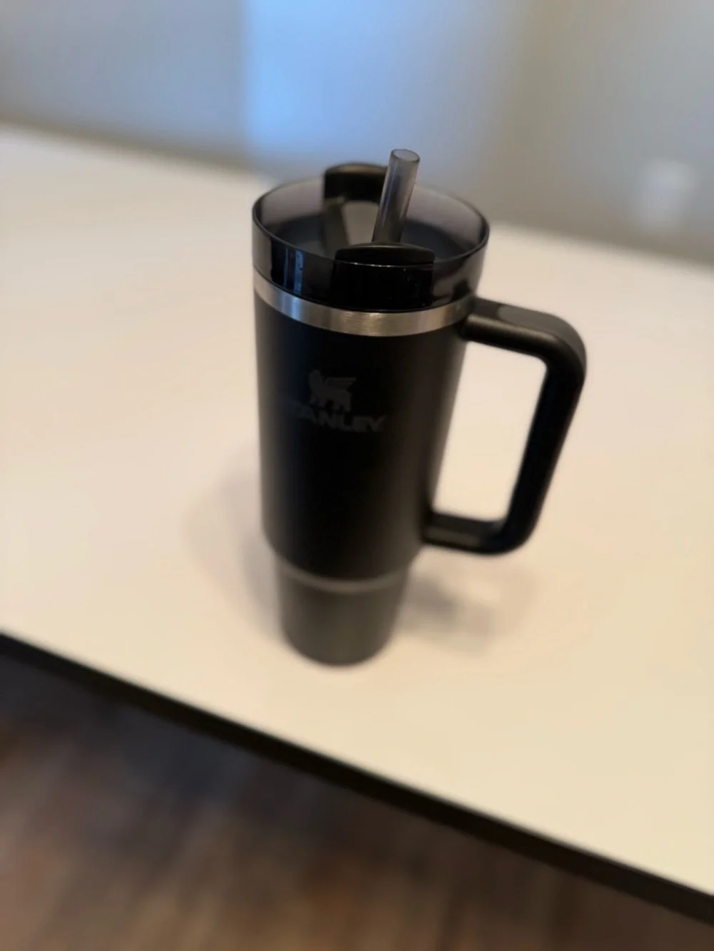 Stanley 30oz Black Travel Tumbler with Handle and Clear Straw - Picture 2 of 4